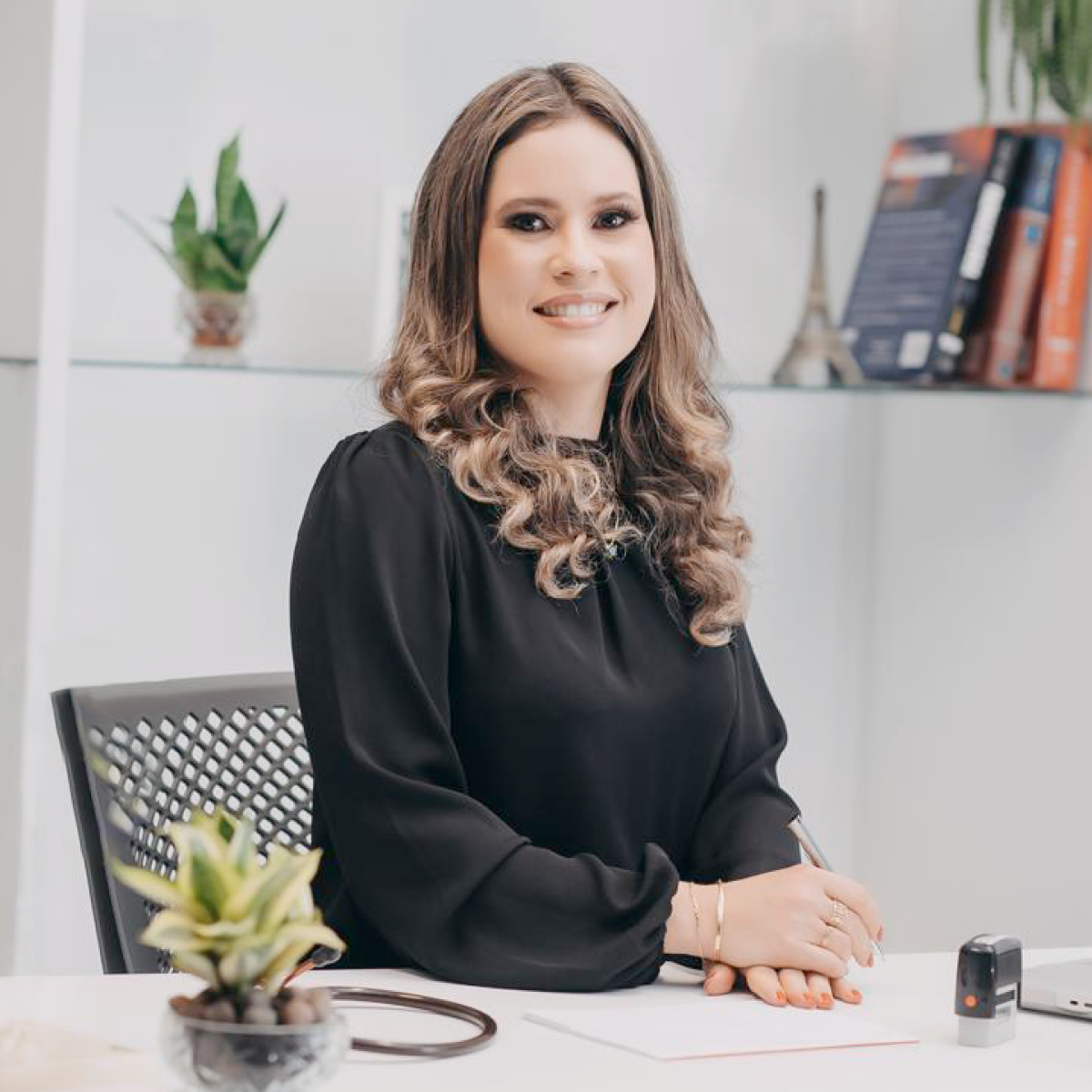 Dra. Débora Nogueira